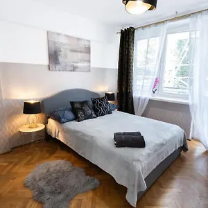 https://clicktheflat-muranow-apart-rooms.warsawhotelspoland.com