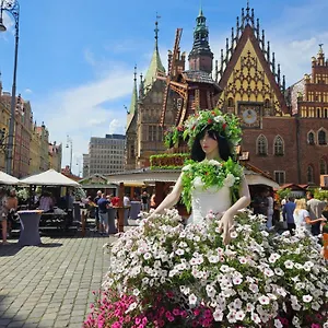 Hexus - Swidnicka - Centrum Rynek , Wroclaw Poland