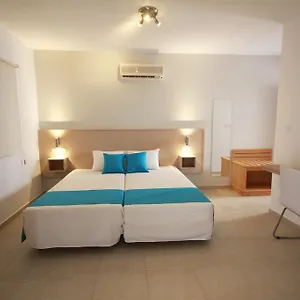 κάντε κράτηση εδώ